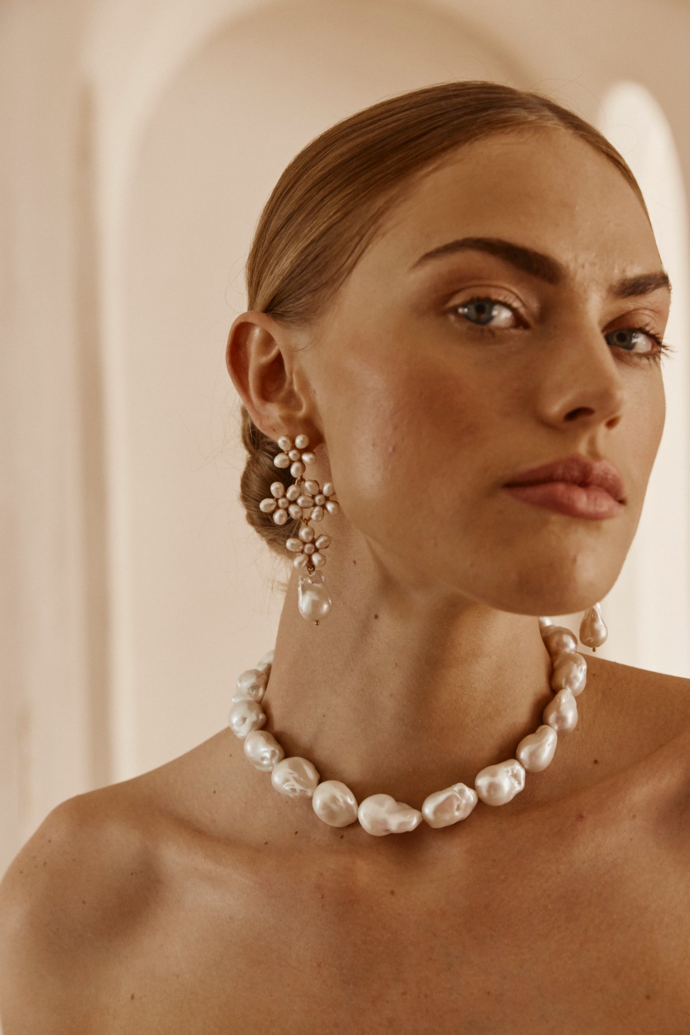 Elodie Earrings Pearl