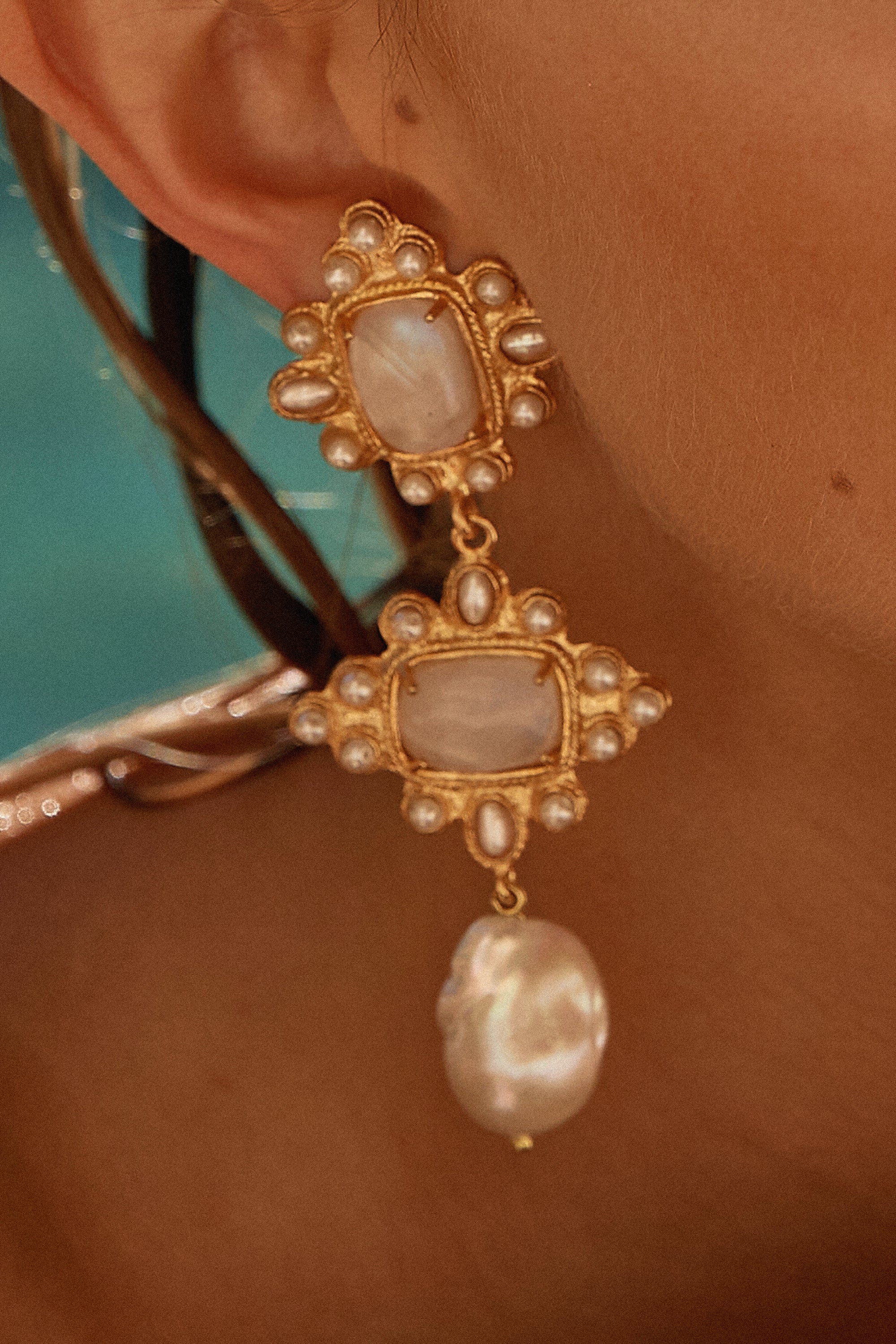 Charlotte Earrings White