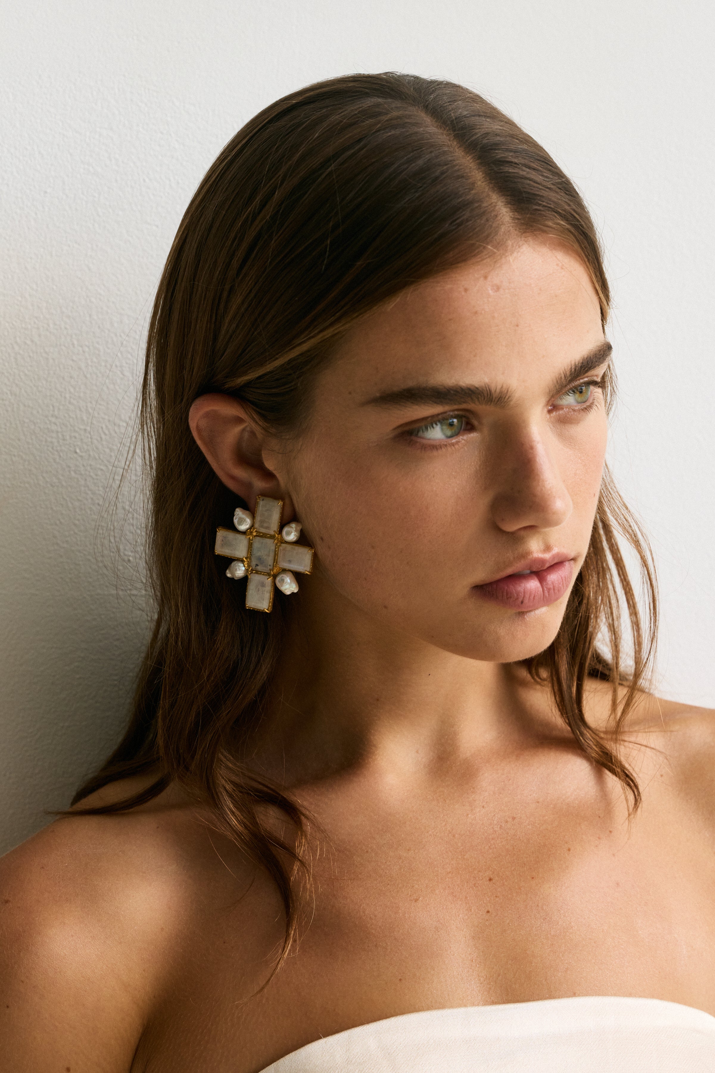 Cinda Earrings White