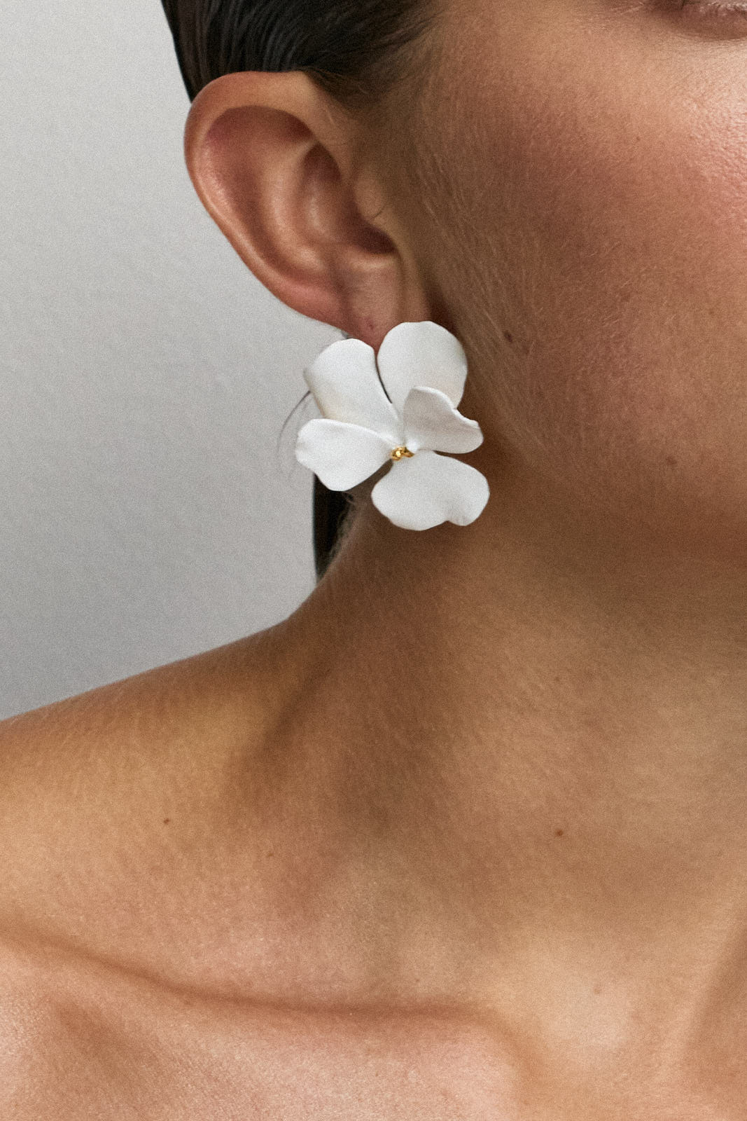 Giulia Earrings White