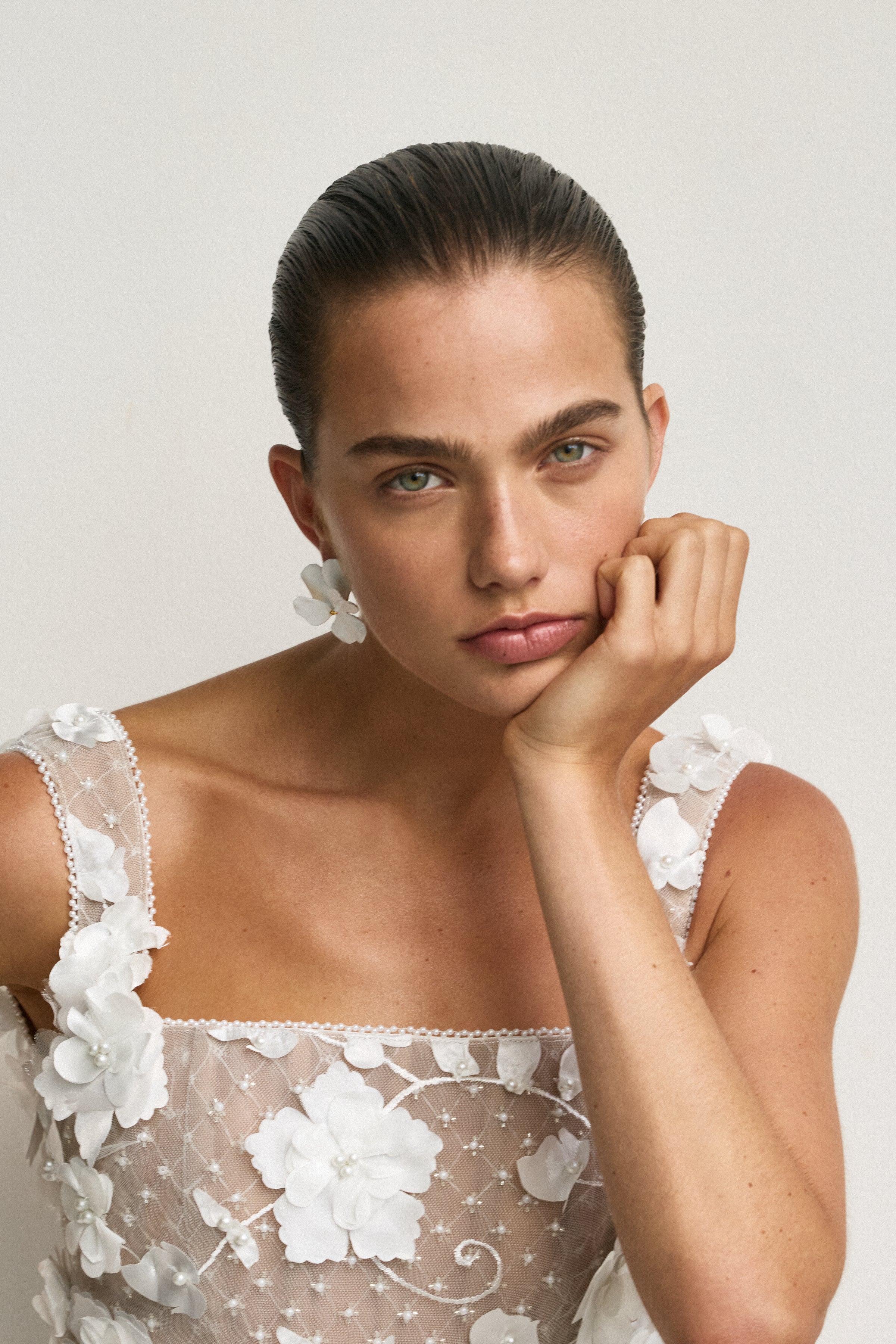 Giulia Earrings White