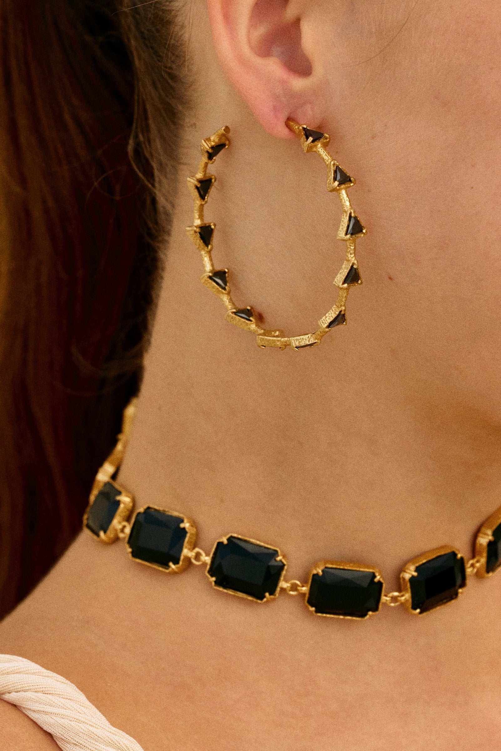 Zoi Hoops Black