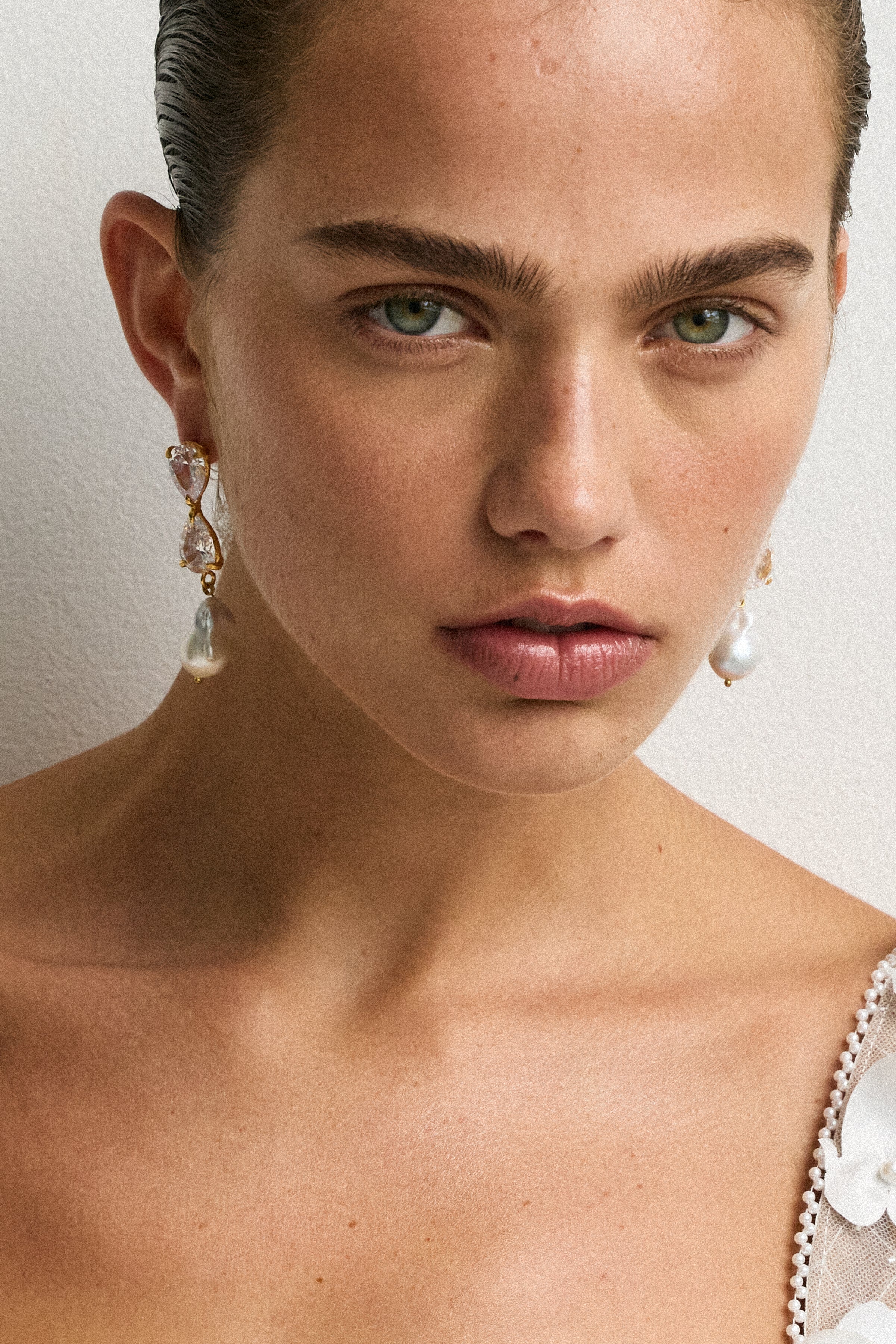 Saskia Earrings Clear