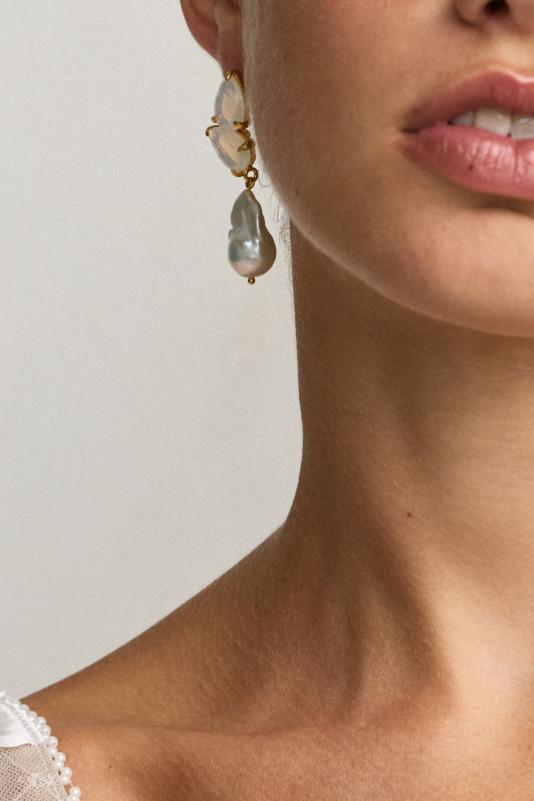 Tatiana Earrings White