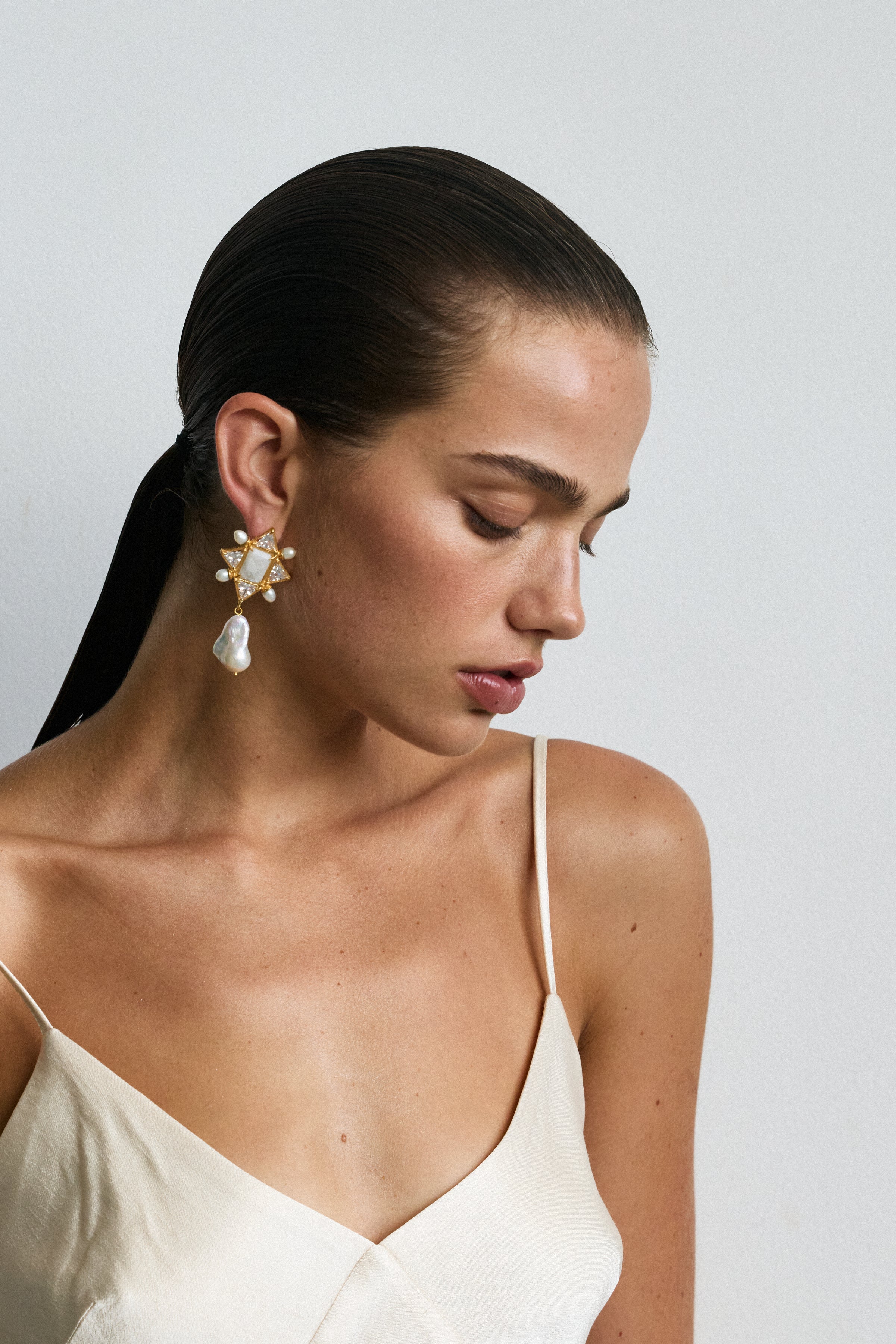 Violetta Earrings White