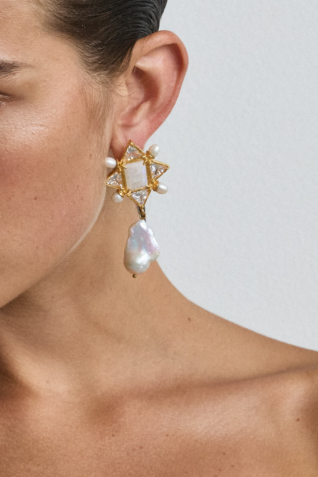 Violetta Earrings White