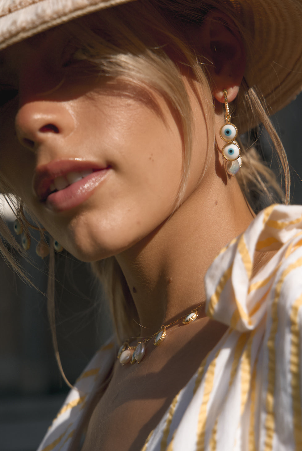 Aveline Hoops White