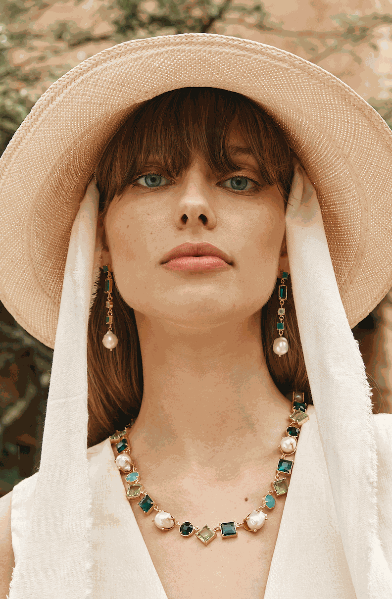 Dark green hot sale crystal necklace