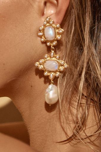 Charlotte Earrings White